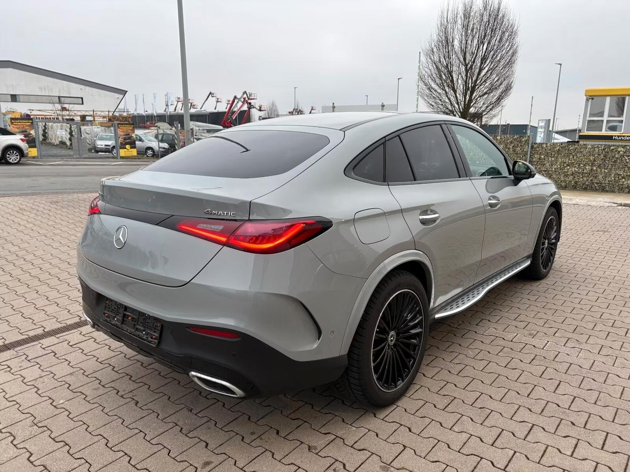 MERCEDES-BENZ*GLC*220d*4MATIC*COUPE*AMG*LINE*ADVANCED*PLUS*BURMESTER*DIGITAL-LIGHT*