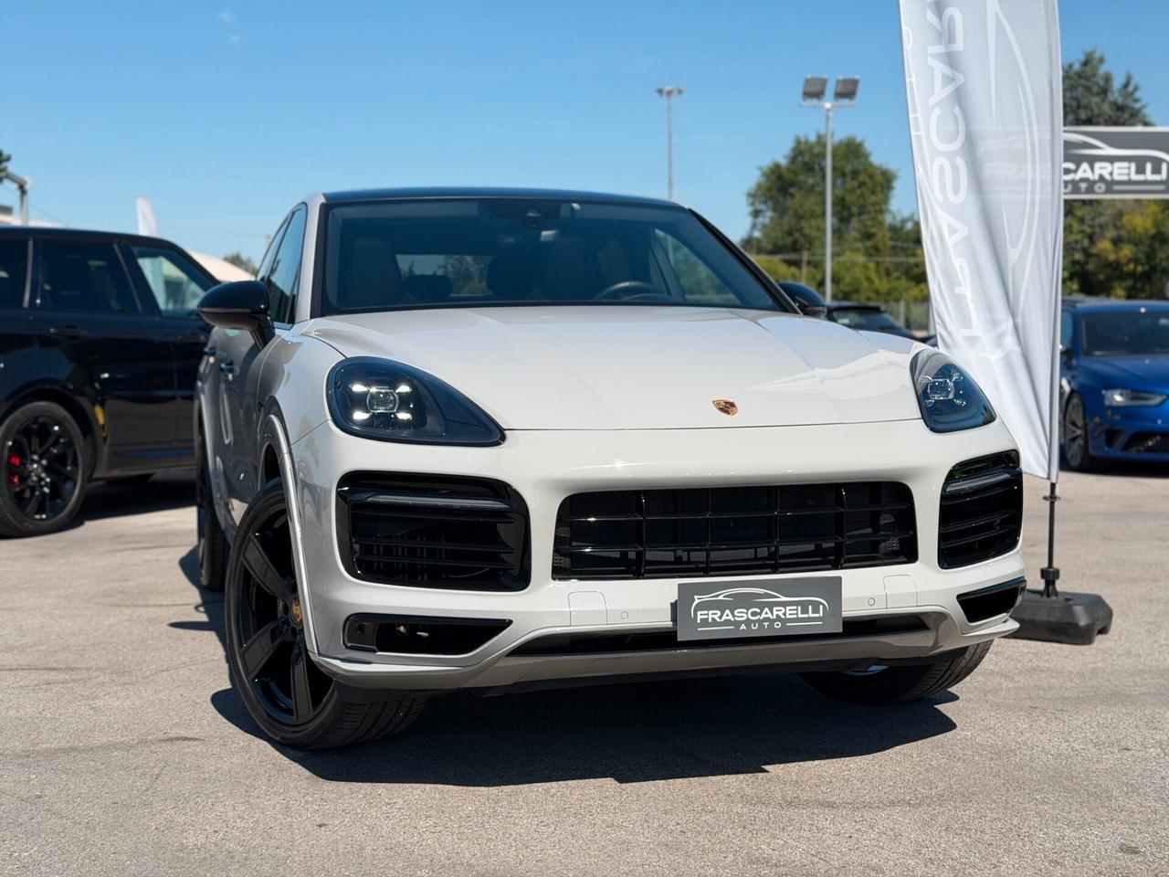 Porsche Cayenne Coupé 3.0 V6 E-Hybrid/scarico/pano/22"/km doc/bollo € super. B pagati