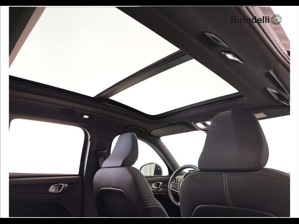 VOLVO XC40 (2017-->) - XC40 B3 automatico Ultra Black Edition