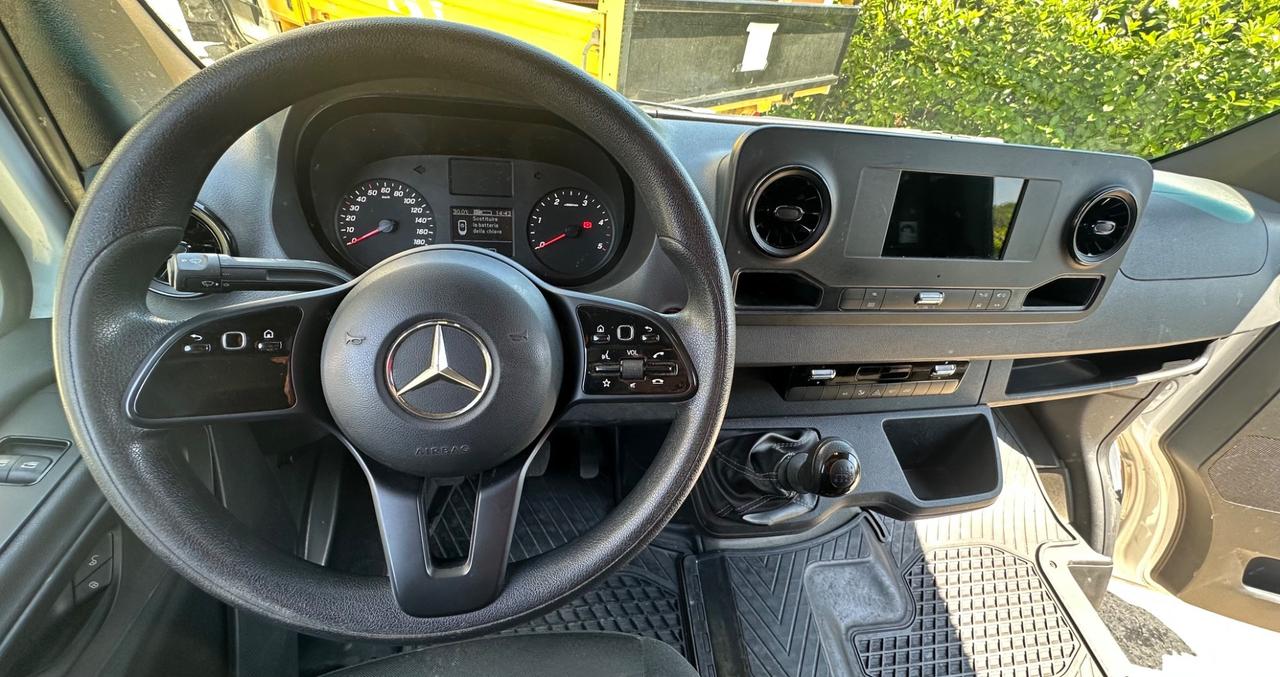 Mercedes Sprinter 311 2.0 CDI F 37/33 RWD H2