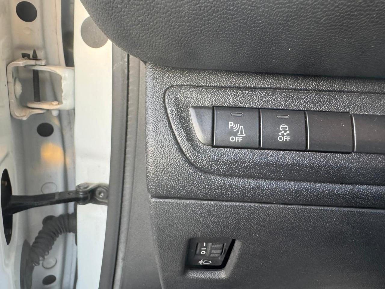 Peugeot 208 1.2 del 2016 5 porte SOLO 121.000 KM