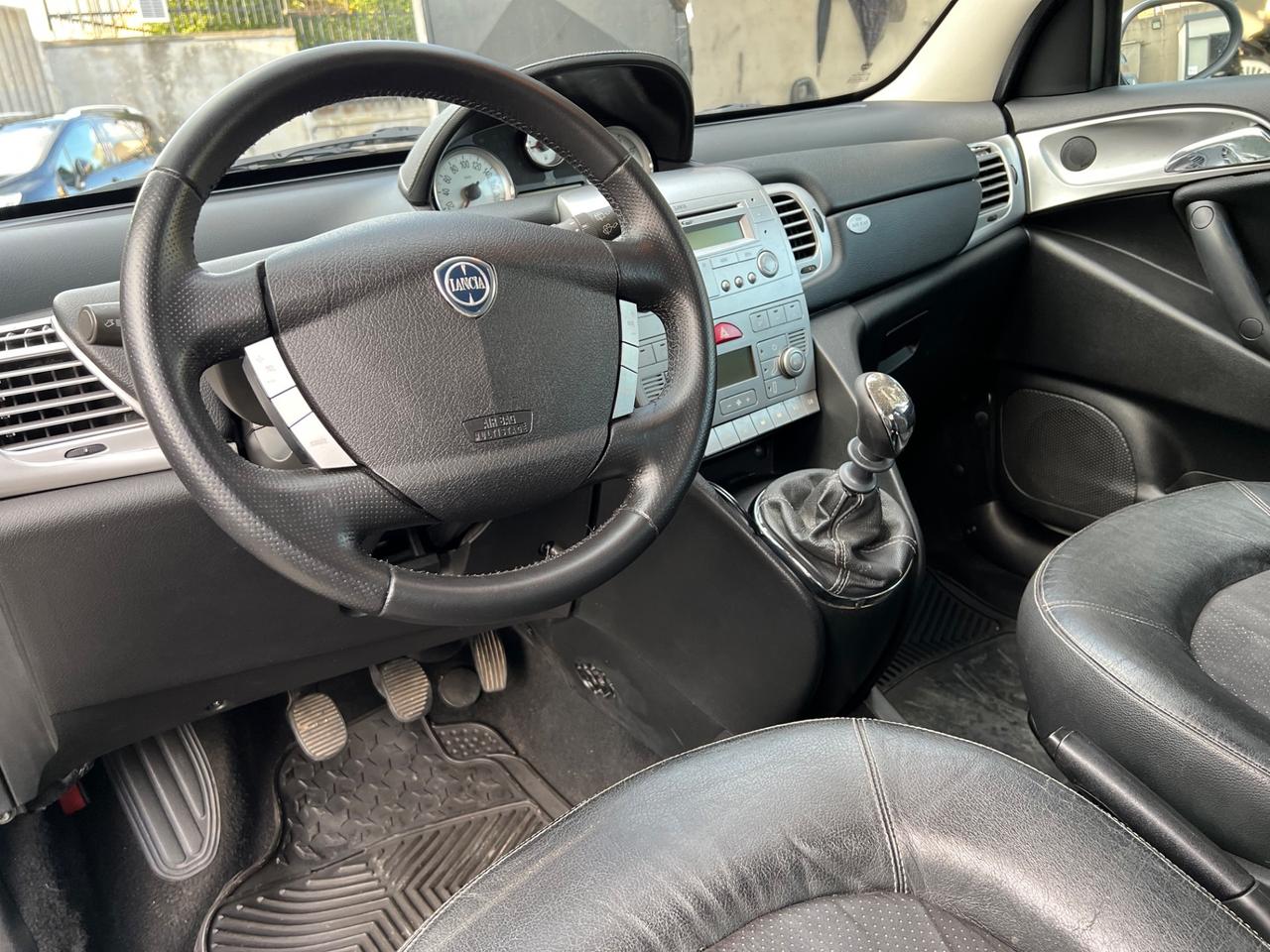 Lancia Ypsilon 1.2 Versus