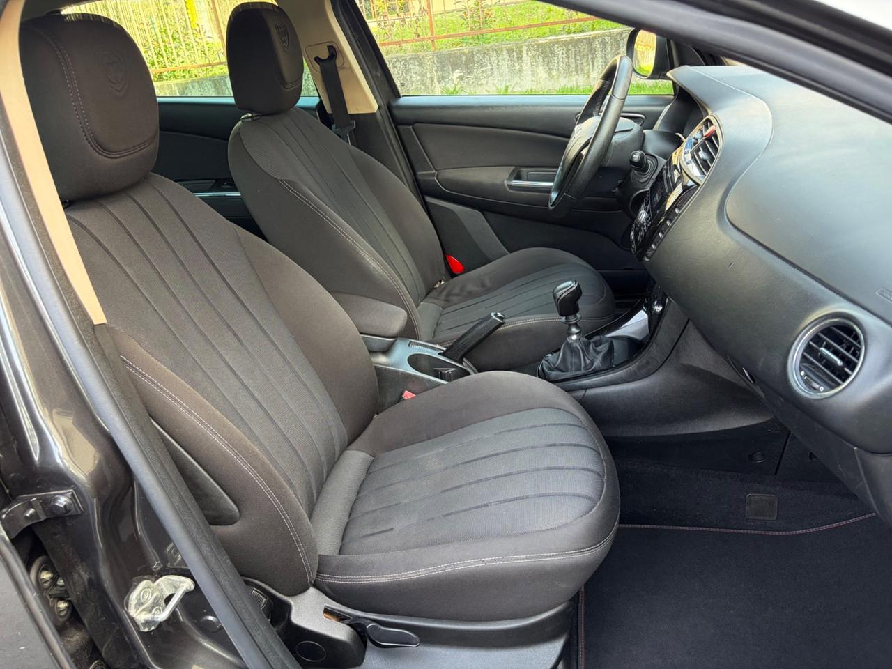 Lancia Delta 1.4 T-Jet 120 CV Silver Ecochic GPL