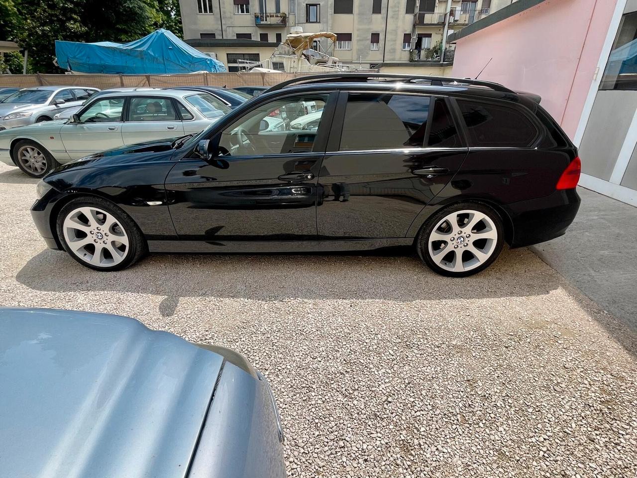 Bmw 320d AUTOMATICA NAVI TETTUCCIO