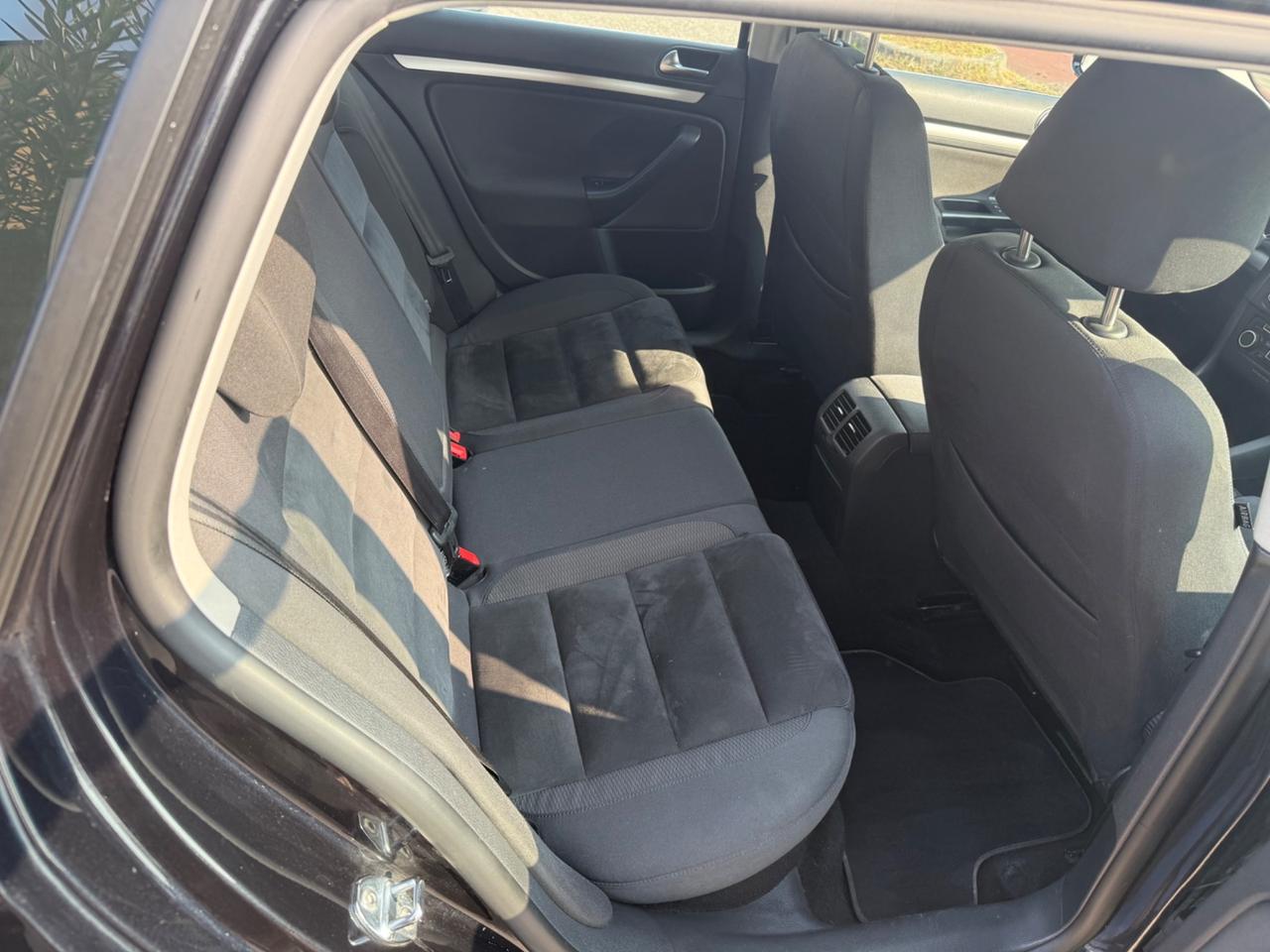Volkswagen Golf Variant 1.6 TDI DPF Highline