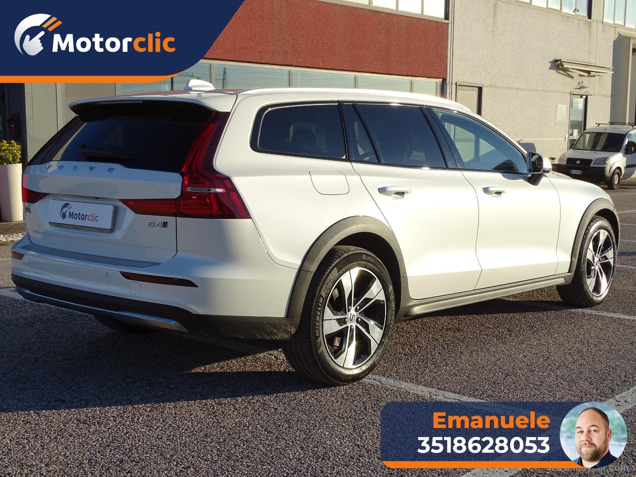 VOLVO V60 Cross Country B4