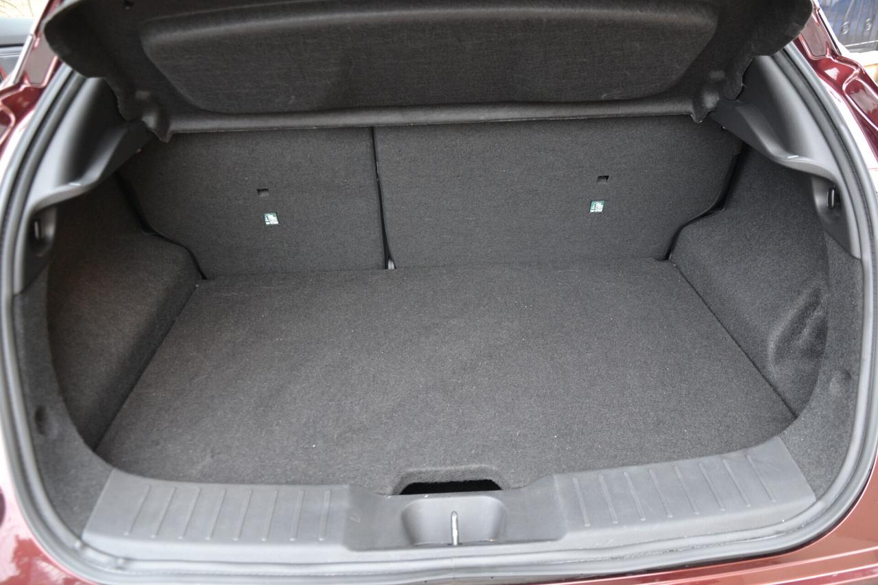 Nissan Juke 1.6 HEV N-CONNECTA AUTO.+ NAVI+RCAM+LED+CRUISE