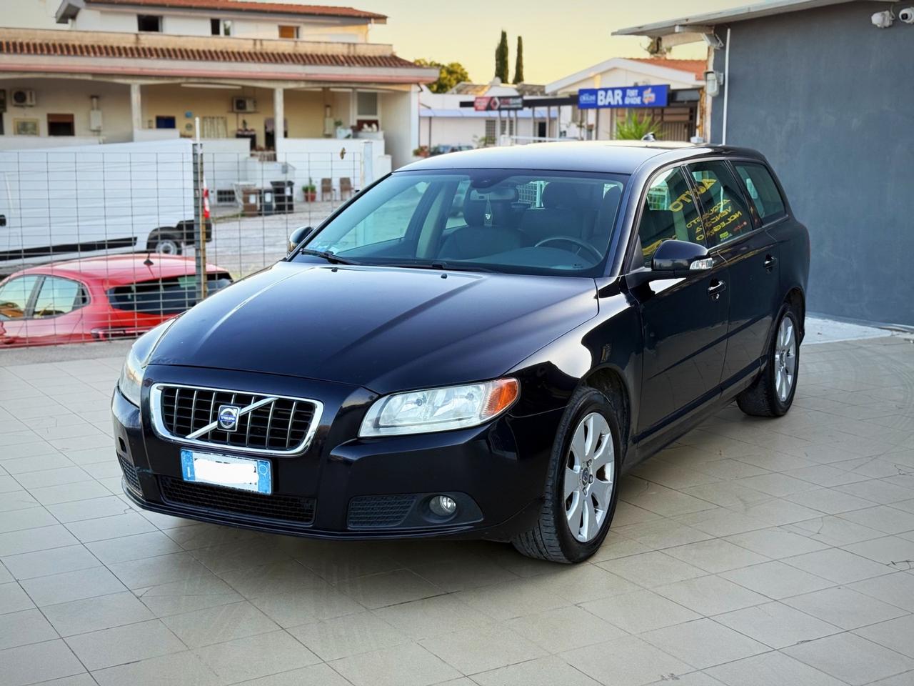 Volvo V70 2.4 D5 Summum Garanzia 12 Mesi