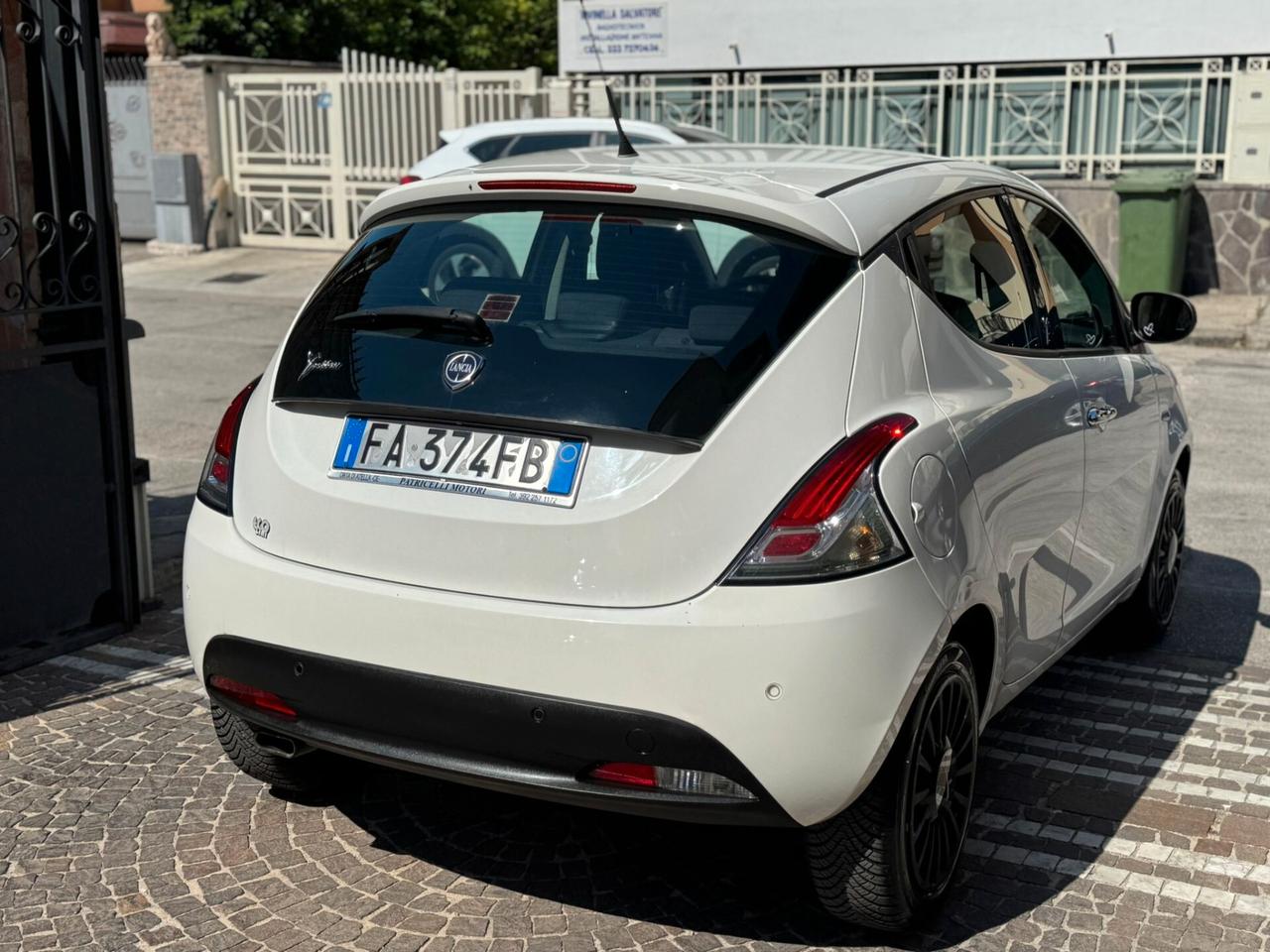 Lancia Ypsilon 1.2 69 CV 5 porte GPL Ecochic Elle