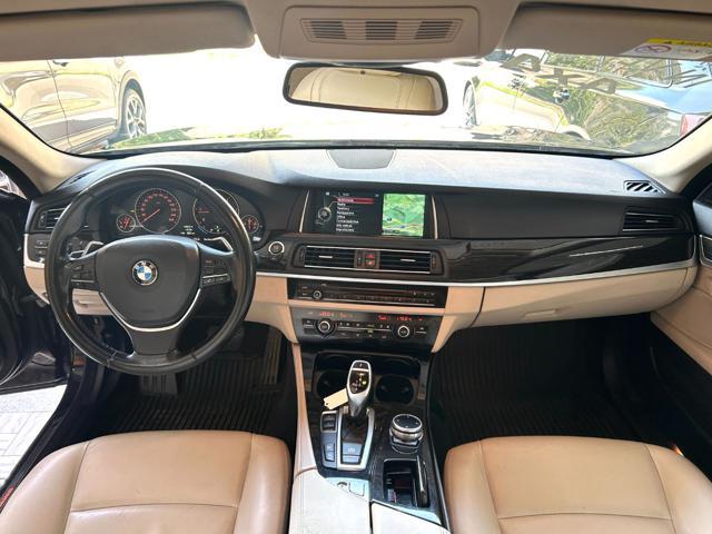 BMW 525 d xDrive Touring Luxury. TEL 327- 4425768