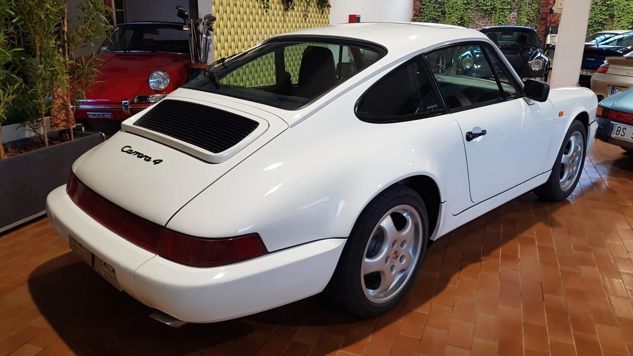 964 911 Porsche Carrera 4 Book Service ASI restaurata