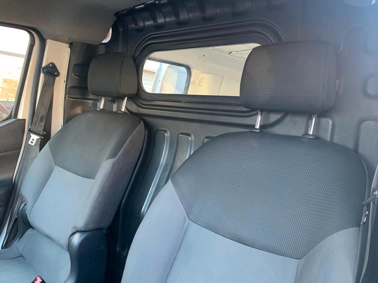 Nissan NV200 doppia porta laterale