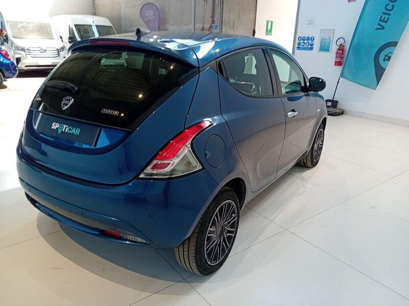 Lancia Ypsilon 1.0 FireFly 5 porte S&S Hybrid Gold