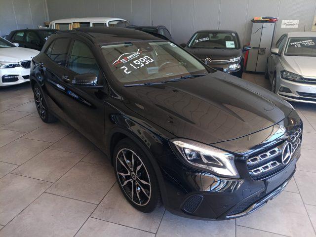 MERCEDES-BENZ GLA 200 d Automatic Premium