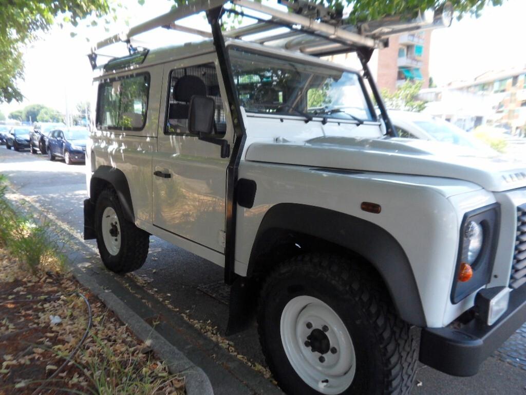 Land Rover Defender 90 2.2 TD4 Station Wagon N1
