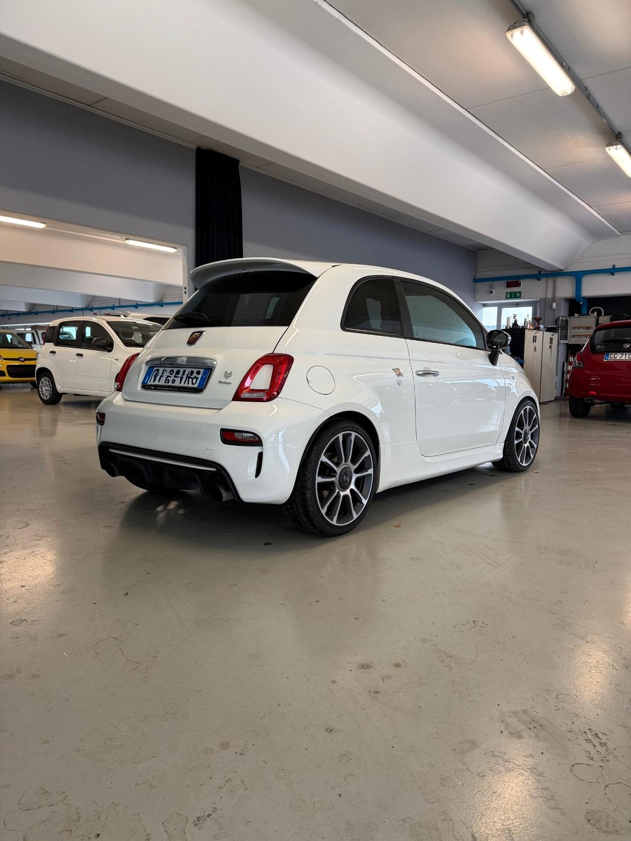 Abarth 595 1.4 Turbo T-Jet 165 CV Turismo