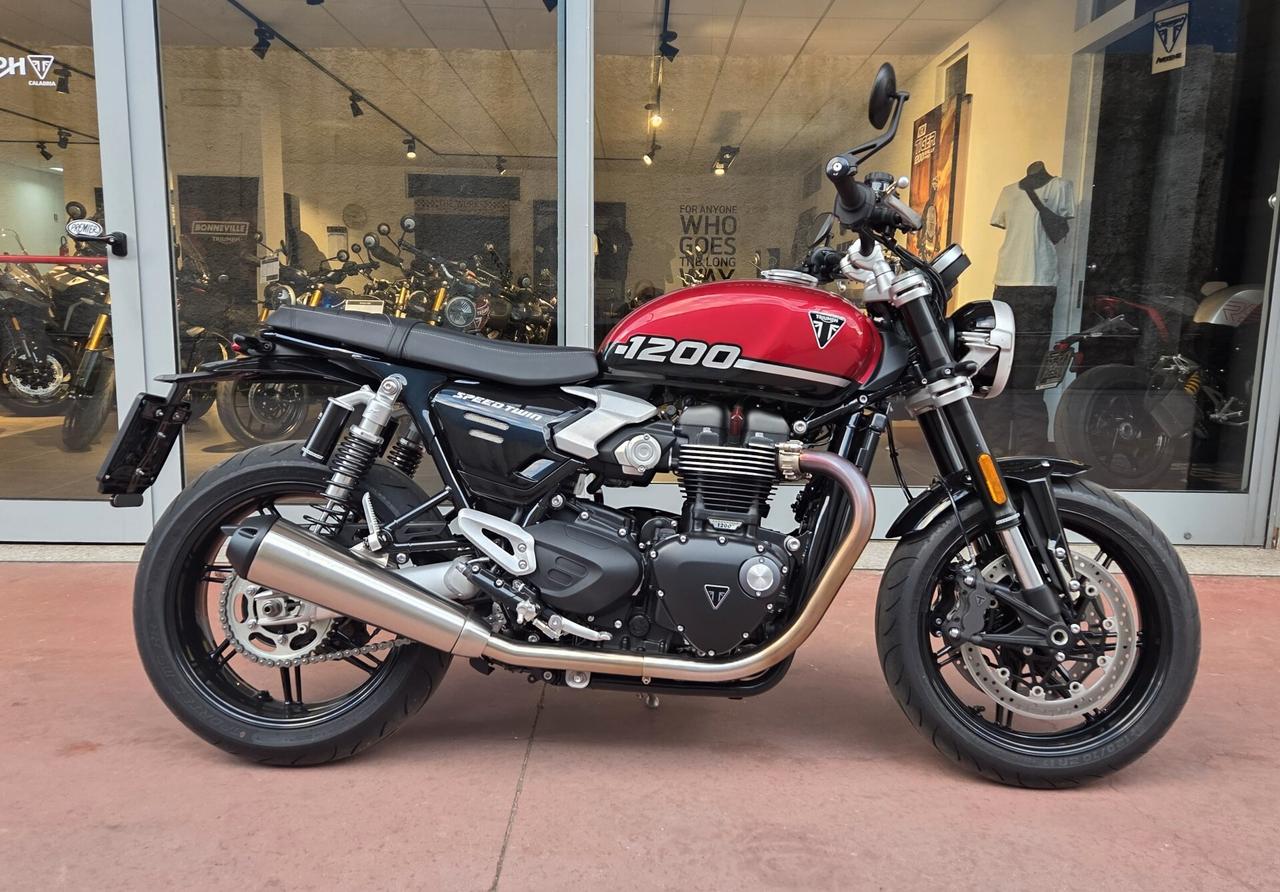 TRIUMPH SPEED TWIN 1200 AZIENDALE