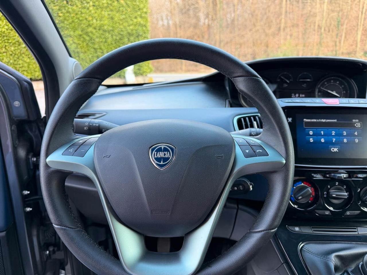 Lancia Ypsilon 1.0 FireFly 5 porte S&S Hybrid Platino