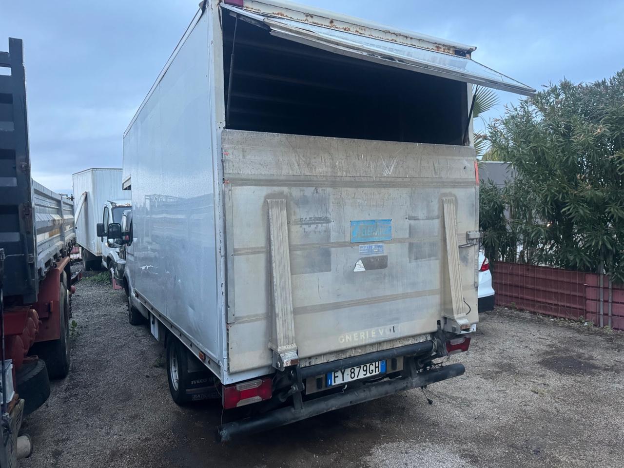 Iveco Daily Iveco daily furgone pedana clima