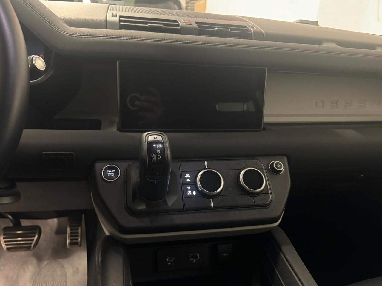 Land Rover Defender 90 3.0D I6 200 CV AWD Auto SE