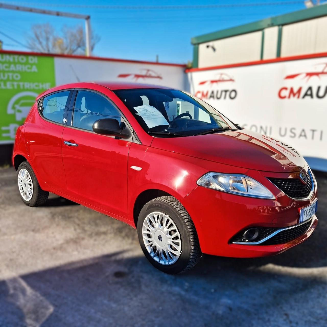 Lancia Ypsilon 0.9 TwinAir 85 CV 5 porte Metano