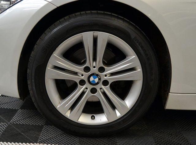 BMW 320 d Touring Sport Automatica - Navi - Xenon - Pdc