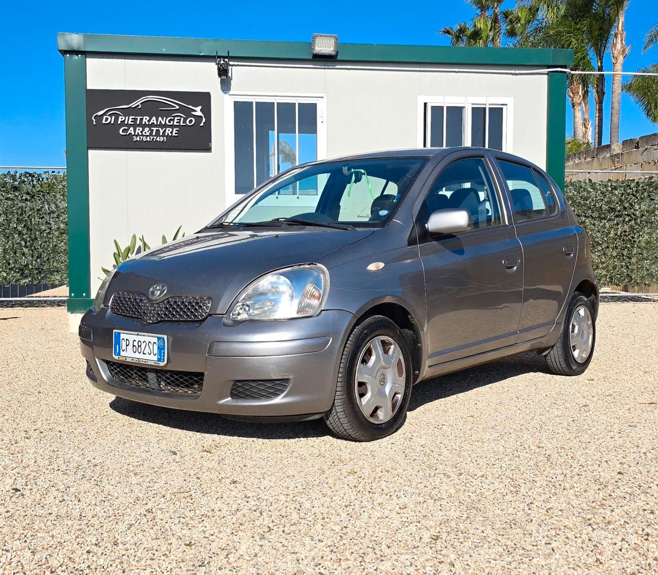 Toyota Yaris 1.0i 16V cat 5 porte Sol