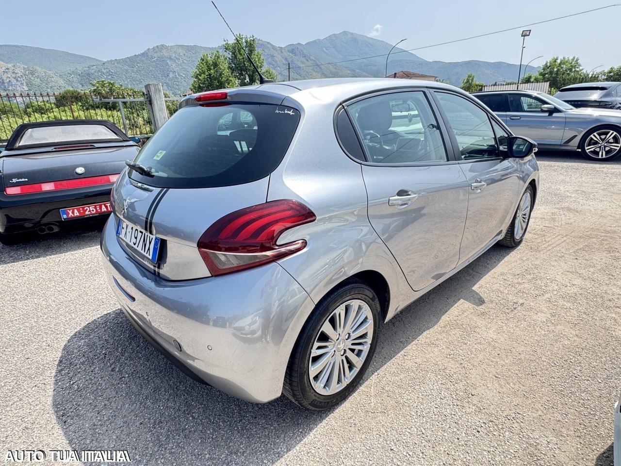 PEUGEOT 208 1.2 BENZINA ADATTA NEOPATENTATI