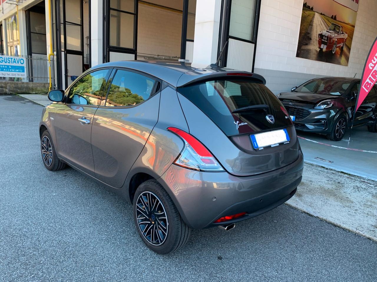 Lancia Ypsilon 1.0 FireFly 5 porte S&S Hybryd Gold