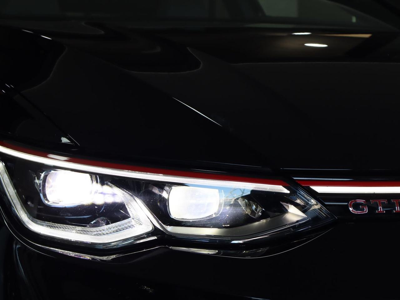 Volkswagen Golf GTI Ultimate 2.0 TSI GTI #10150