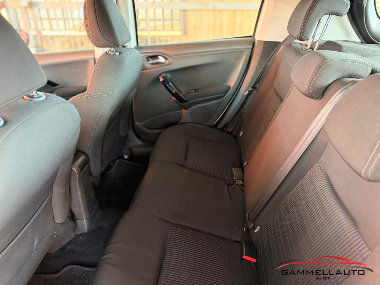 Peugeot 208 1.4D Allure 68cv