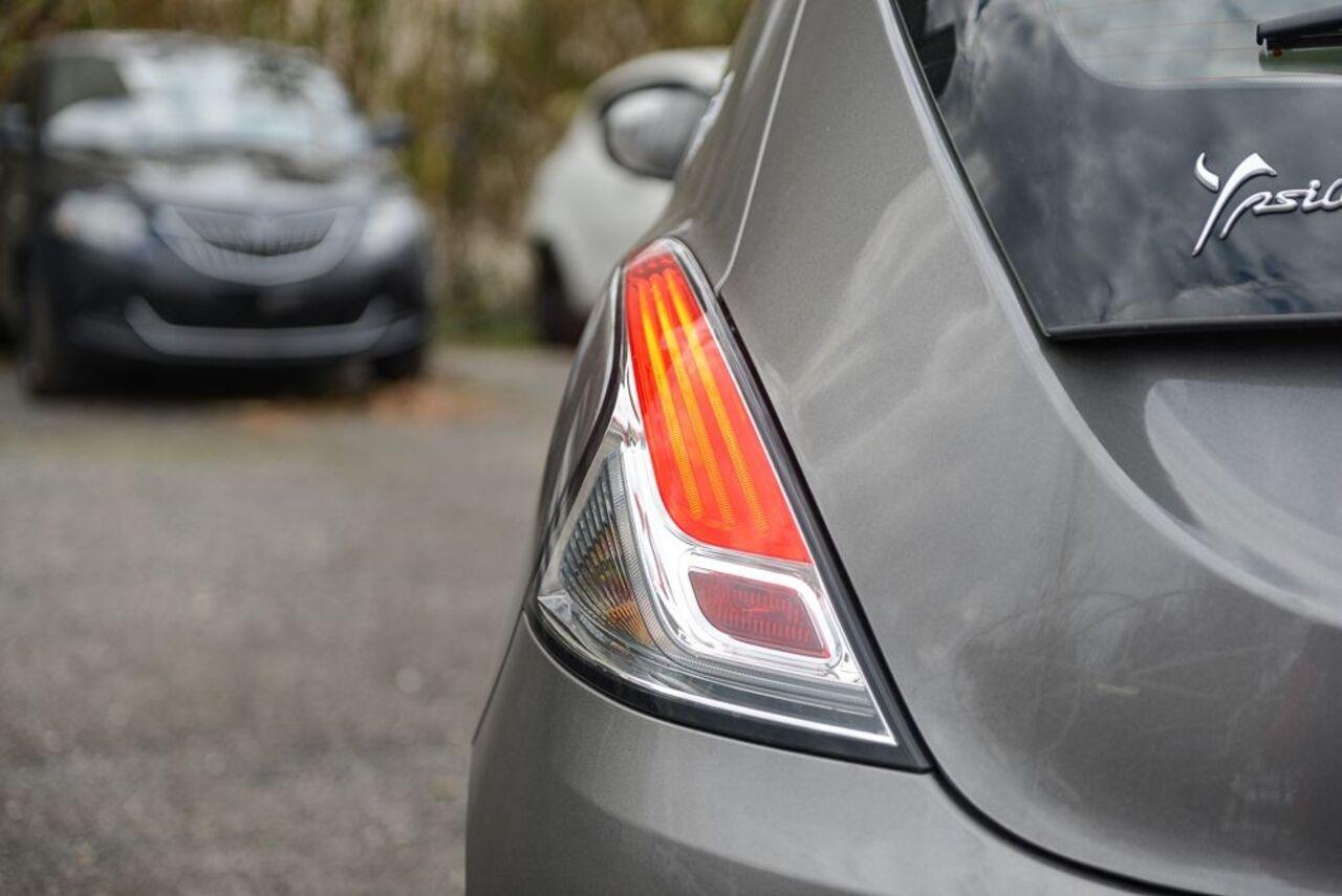 LANCIA Ypsilon III 2021 - Ypsilon 1.0 firefly hybrid Silver s&s 70cv