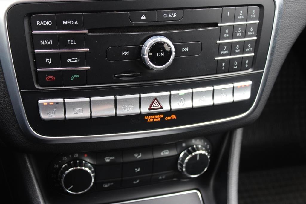 MERCEDES GLA 220 Aut. Premium * AMG