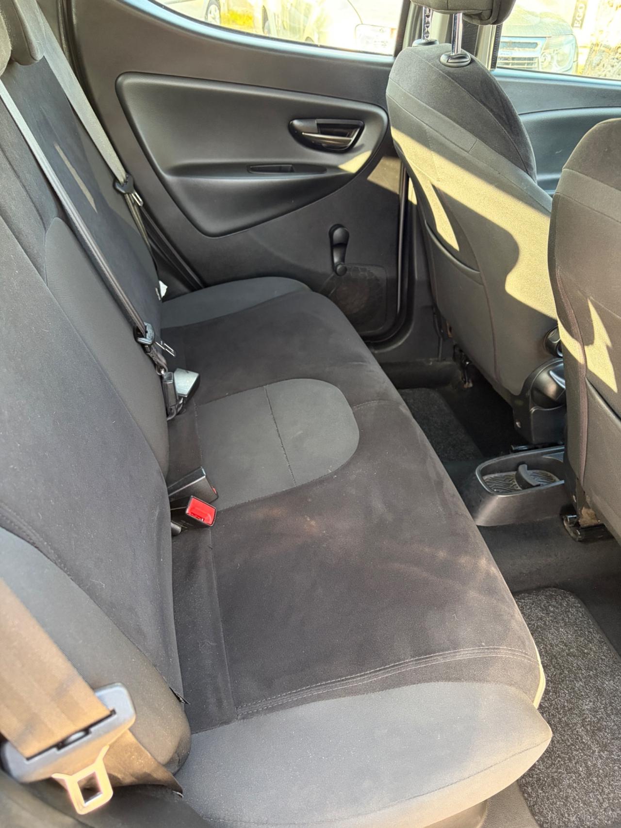 Lancia Ypsilon 1.2 69 CV 5 porte S&S Silver km 120000 ufficiali!!