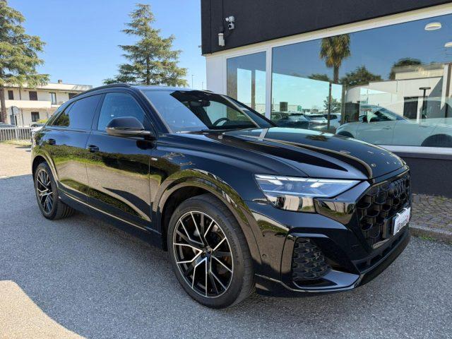 AUDI Q8 50 TDI 286 CV quattro S line edition Black Pack
