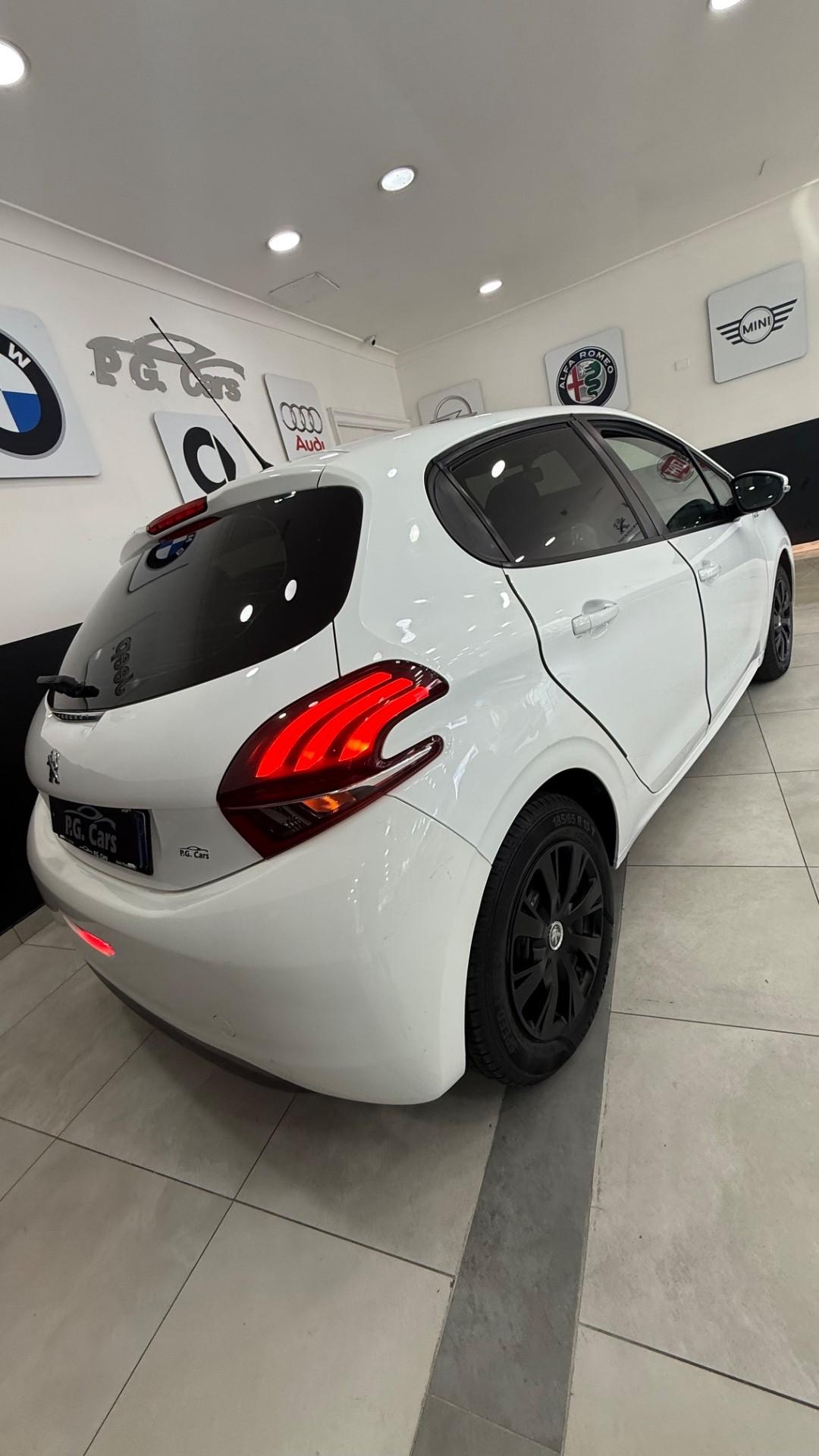 Peugeot 208 BlueHDi 75 5 porte Allure