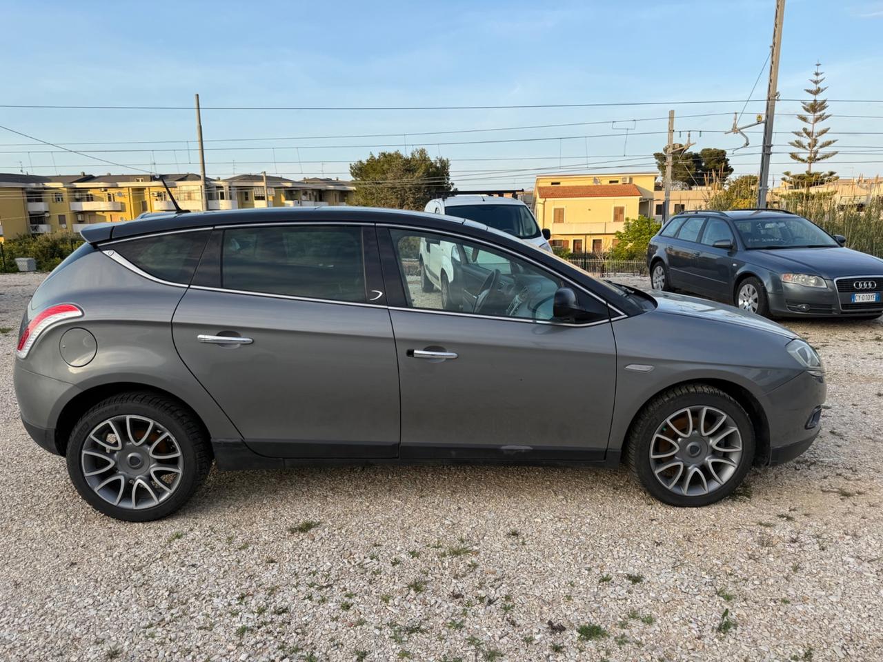 Lancia Delta 2.0 MJT TETTO/navi/Pelle 2.900€
