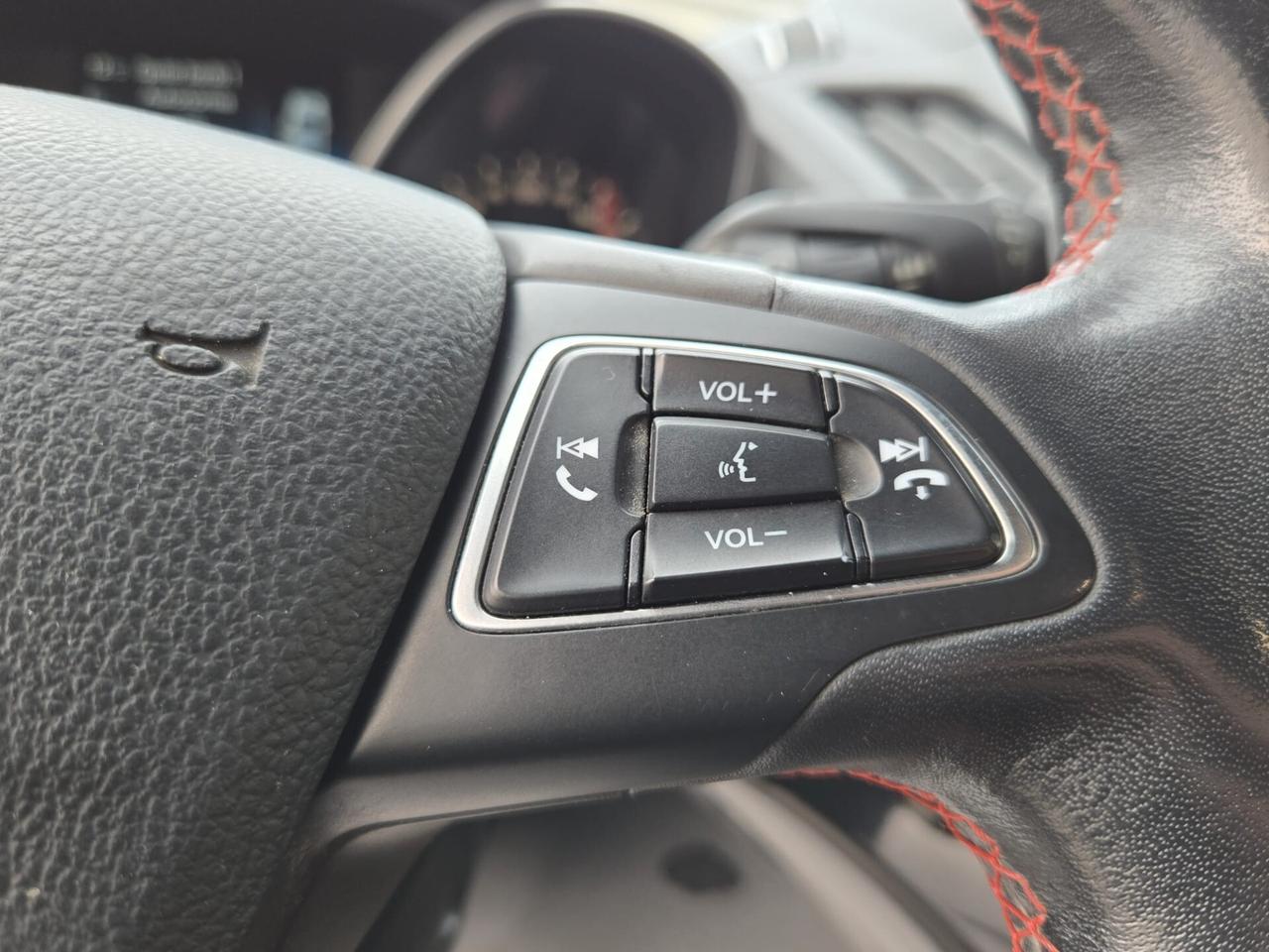 Ford Kuga 2.0 TDCI 120 CV S&S 2WD Powershift ST-Line