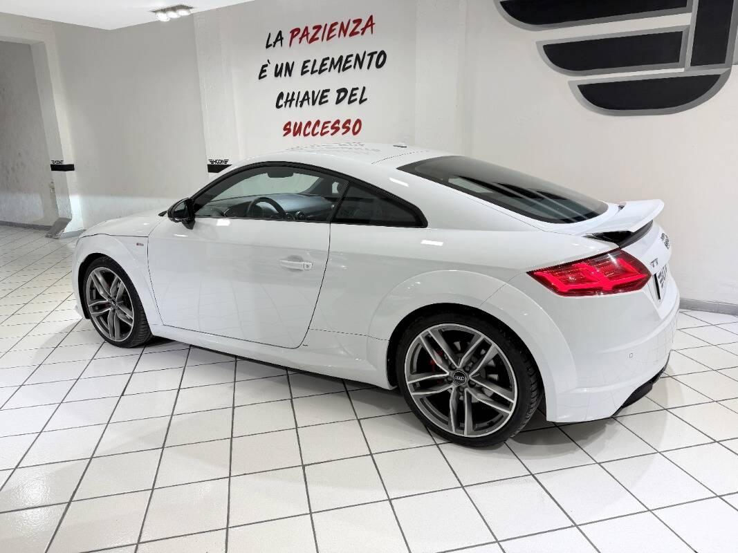 Audi TT Coupé 2.0 tfsi S line