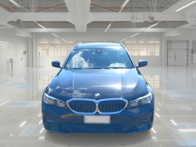 BMW 318 48V Business Advantage Touring auto