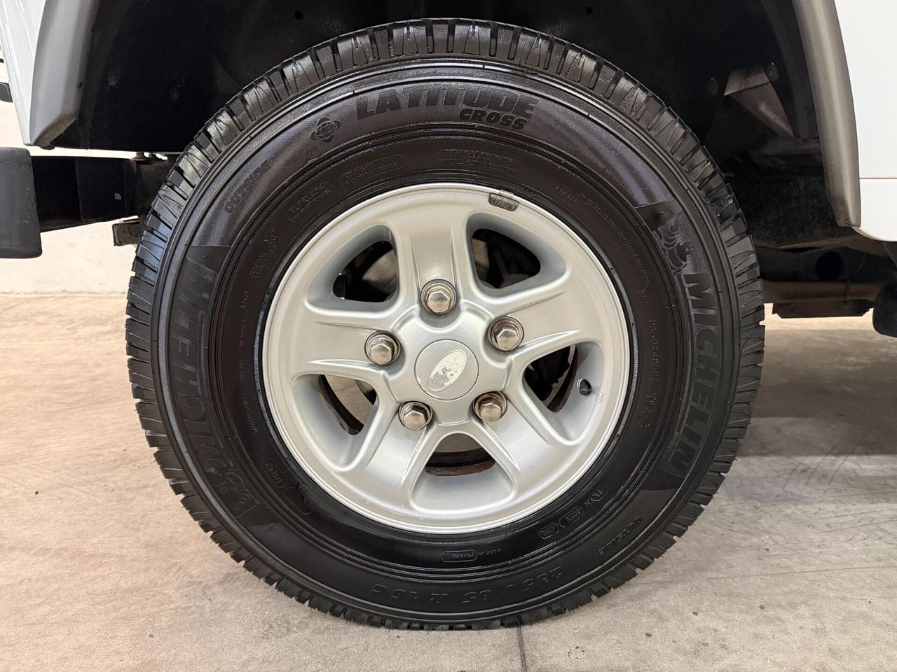 Land Rover Defender 90 2.4 Td SE SW 4 Posti Autocarro Tetto Apribile