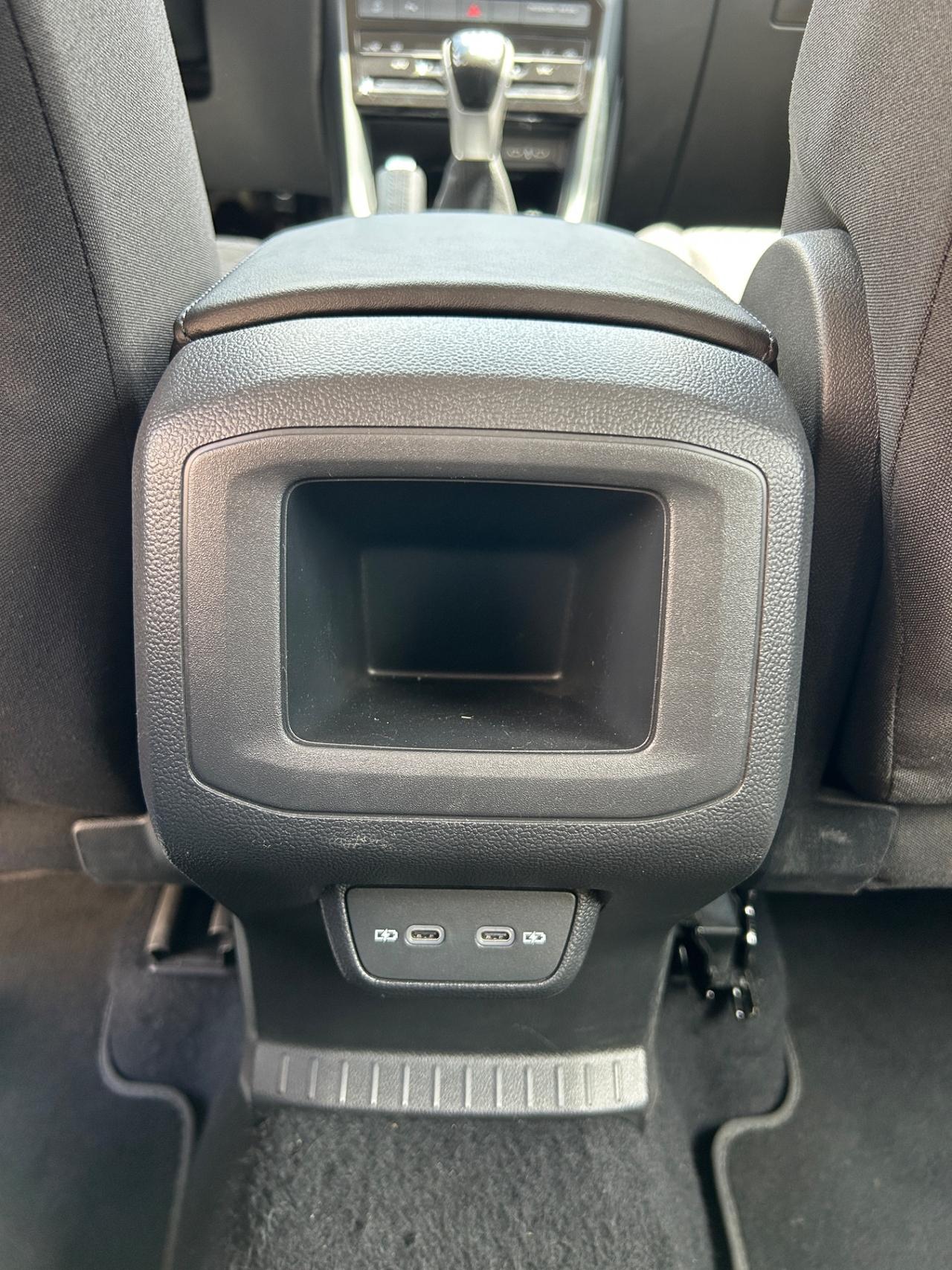 Volkswagen T-Cross 1.0 TSI-2024