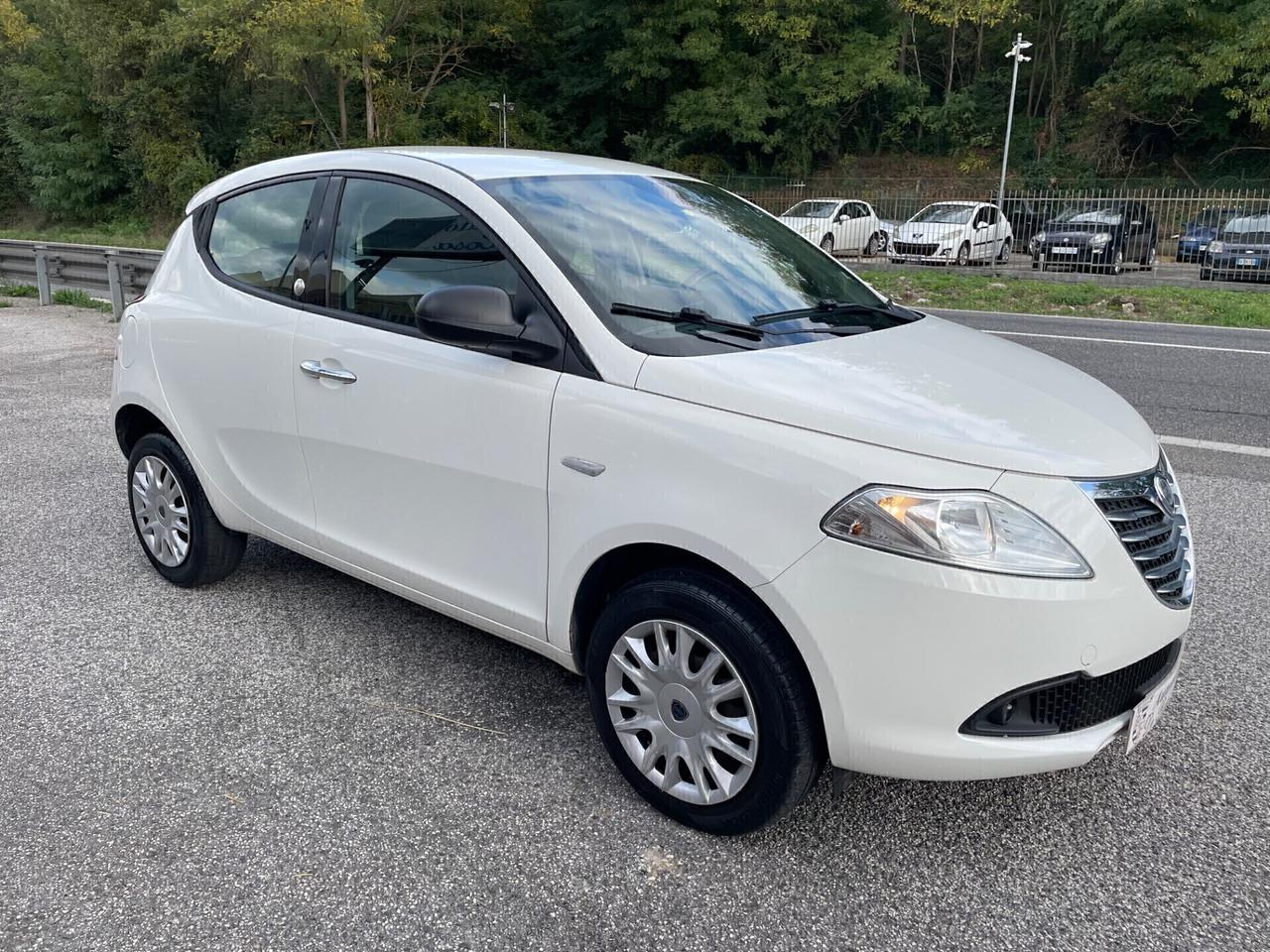 Lancia Ypsilon 0.9 TwinAir 85 CV 5 porte Metano Ecochic Gold