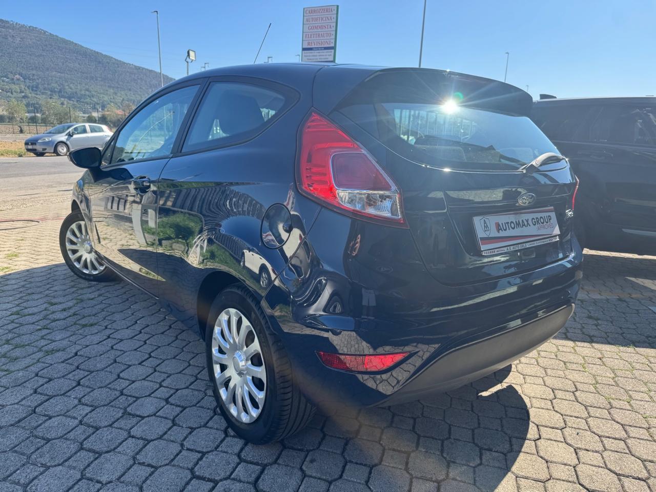 Ford Fiesta 1.5 TDCi 75CV 3 porte Black & White Edition
