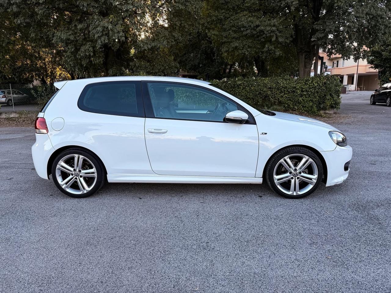 Volkswagen Golf 1.6 TDI DPF 3p. Highline