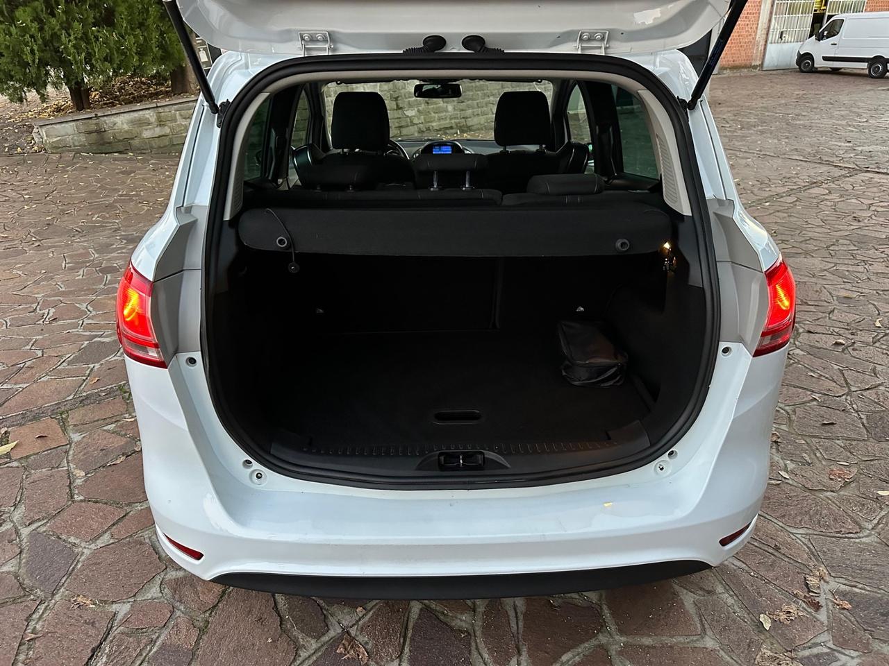 Ford B-Max 1.4 90 CV GPL Titanium Neopatentati