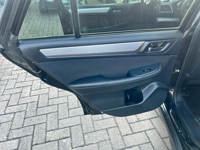 Subaru OUTBACK 2.0d Lineartronic Style