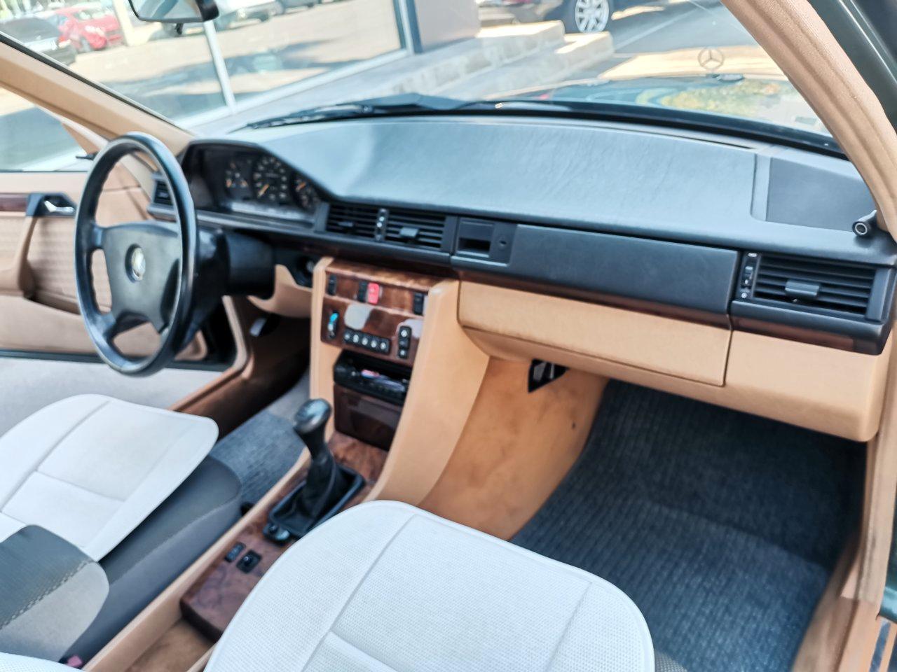 Mercedes E 200 E Berlina