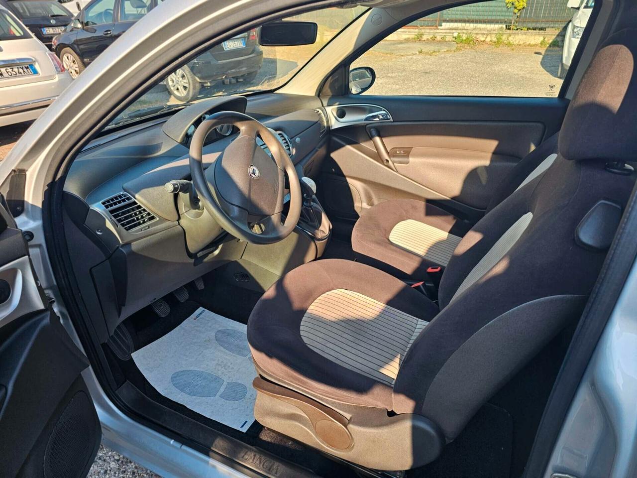 Lancia Ypsilon 1.2 Oro Bianco