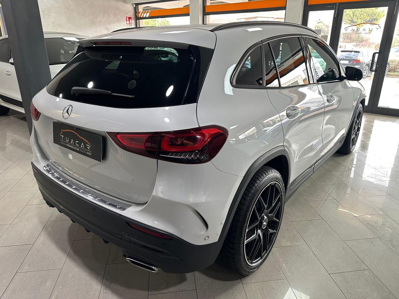Mercedes-Benz GLA 180 CDI Premium GLA 180 D #8995